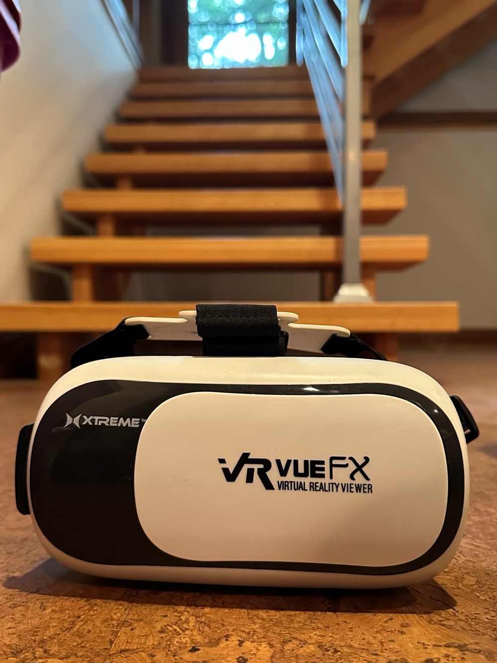 Xtreme VR Vue FX Virtual Reality Viewer Headset White/Black